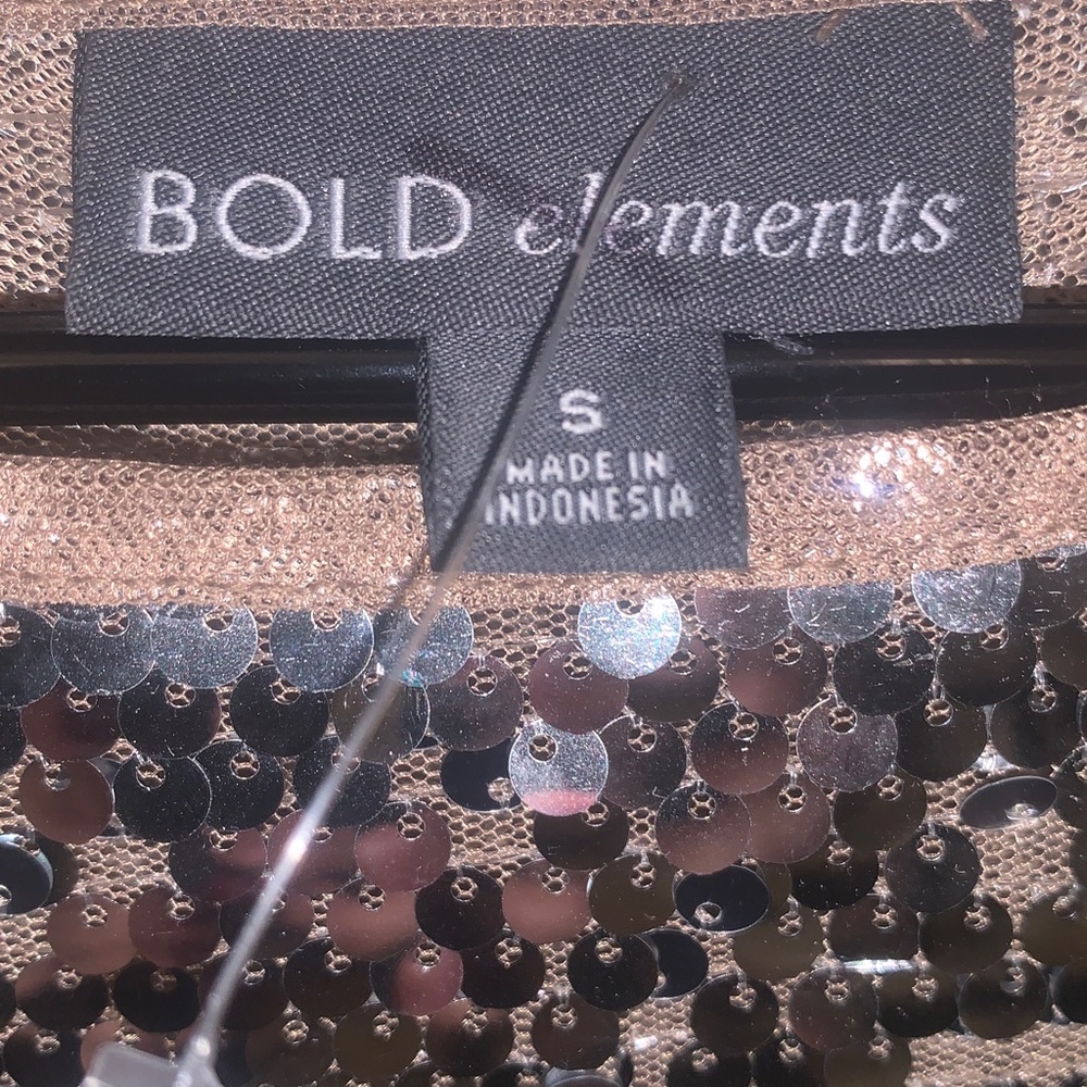 BOLD elements Silver Sequin Top - Picture 5 of 6